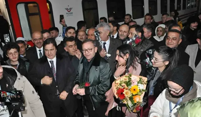 Masalsı yolculuğun son durağı: Turistik Doğu Ekspresi Kars’ta coşkuyla karşılandı