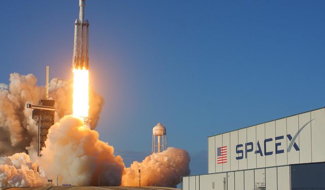 SpaceX’ten Tarihi Hamle: 800 Milyar Dolarlık Halka Arz İddiası