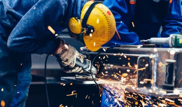 Ücretli çalışan sayısı yıllık yüzde 1,0 arttı