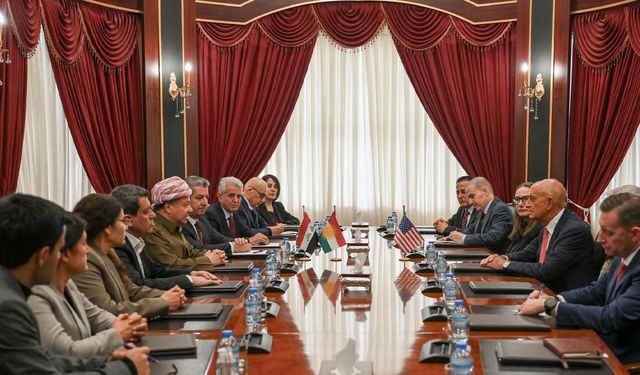 ABD’nin Suriye Özel Temsilcisi Barrack, Erbil’de terör örgütü SDG elebaşı Abdi ile bir araya geldi