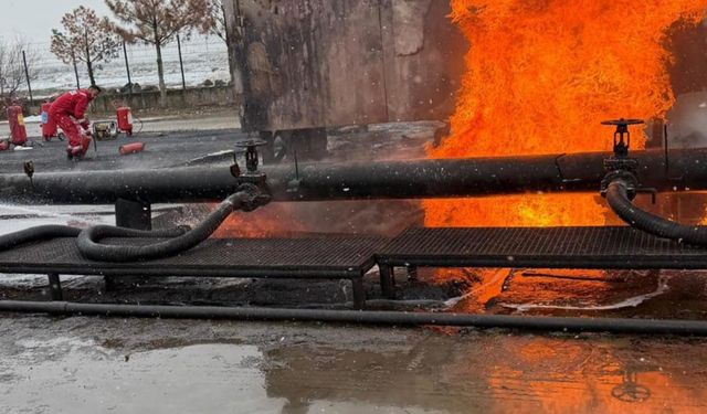 Diyarbakır’da ham petrol havuzunda yangın