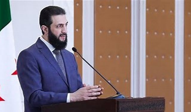 Eş-Şara, Kürtlere anayasal güvence sağlayan kararnameyi imzaladı