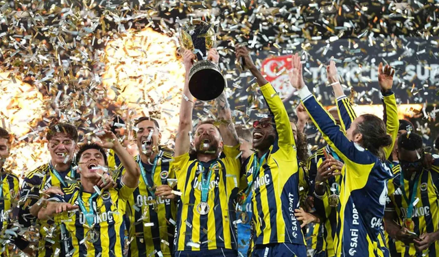 Fenerbahçe, kupayı kaldırdı