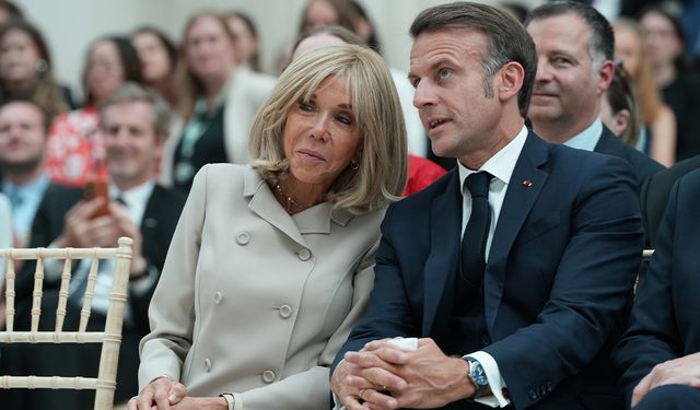 Fransa First Lady'sine siber zorbalık suçundan 10 kişiye ceza