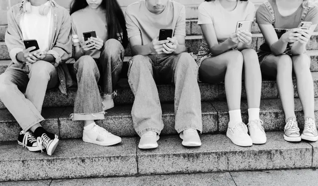 Fransa Meclisi, sosyal medya platformlarına 15 yaş sınırı getiren yasa tasarısını kabul etti