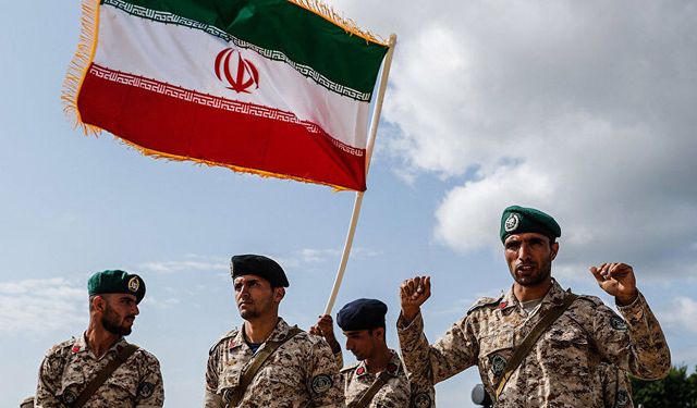 İran’dan Hürmüz Boğazı çevresinde askeri tatbikat duyurusu