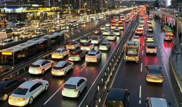 İstanbul’da trafik yoğunluğu yüzde 87’e ulaştı