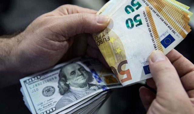 Kapalı Çarşıda serbest piyasada döviz fiyatları