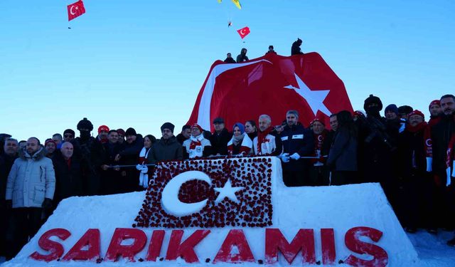 Sarıkamış’ta şehitler anısına kardan heykeller açıldı