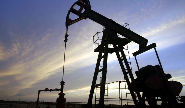 Suriye petrolünü geri aldı, Deyrizor'dan Banyas'a ilk sevkiyat yapıldı