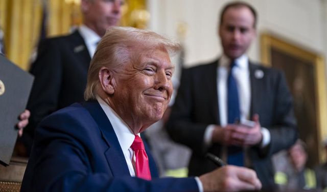 Trump'tan 'Grönland' tehdidi! ABD ekonomik savaş ilan etti