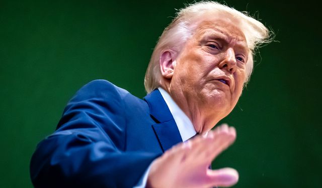 Trump'tan Kanada'ya Çin'le ticaret anlaşması tehdidi: "Yüzde 100 gümrük vergisi uygulanır"