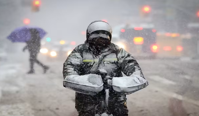 ABD’de kar fırtınası hayatı durma noktasına getirdi