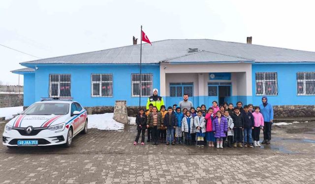 Bulanık’ta öğrencilere trafik güvenliği eğitimi