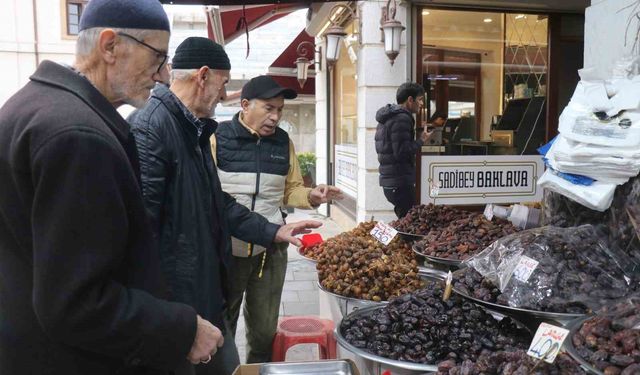 Hurma tezgahlarında ’İsrail’ hassasiyeti! İsrail hurma ticaretini kimler yapıyor neden ülkemize getiriliyor!