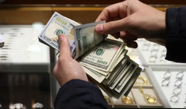 Kapalıçarşı'da serbest piyasa döviz kurları belli oldu.