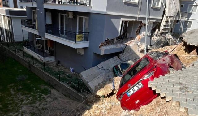 Menemen’de istinat duvarı çöktü: 151 kişi tahliye edildi