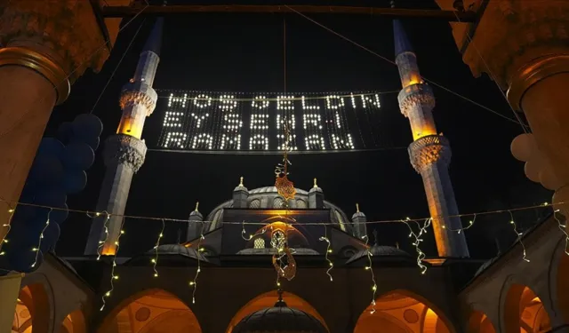 On Bir Ayın Sultanı Ramazan’ın İlk Teravih Namazı ve İlk Sahuru Bugün Başlıyor