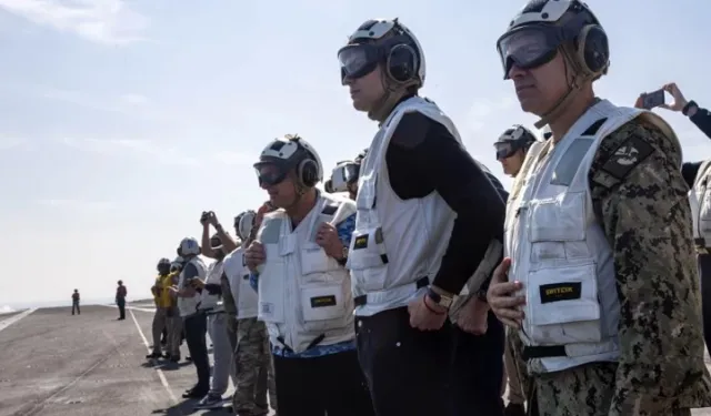 Witkoff’tan Umman Denizi’ndeki ABD uçak gemisine ziyaret