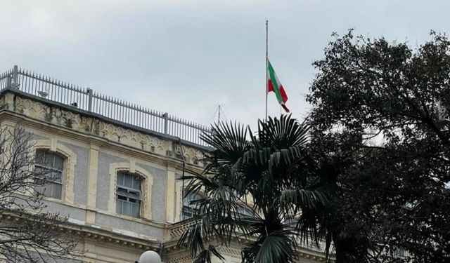 İran Başkonsolosluğu’nda bayrak yarıya indirildi
