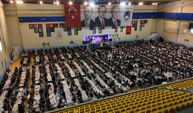 Spor salonunda 2 bin kişi iftar sofrasında buluştu