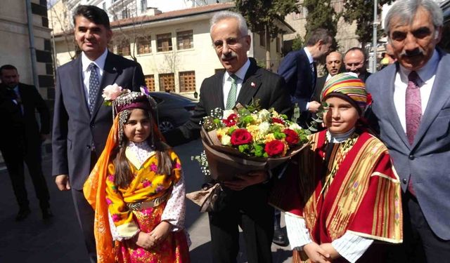 Ulaştırma ve Altyapı Bakanı Abdulkadir Uraloğlu Kilis’te