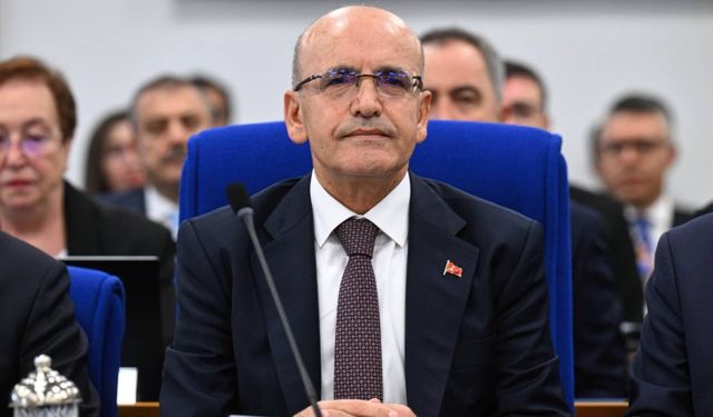 Bakan Şimşek: "İhracatımız yıllık yüzde 6,4 geriledi"