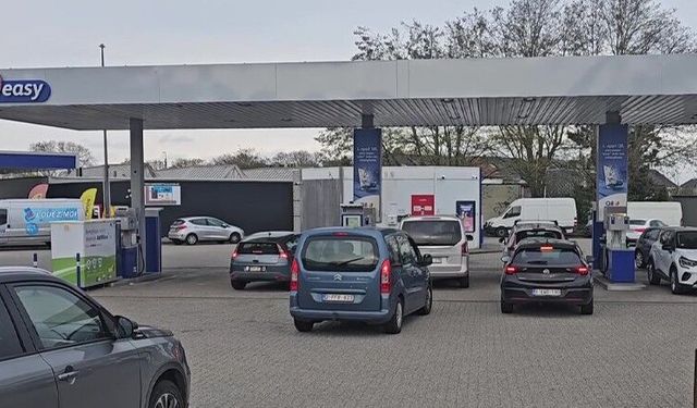 Belçika'da ABD-İran gerilimi nedeniyle akaryakıta yeni zam: İstasyonlarda kuyruk oluştu