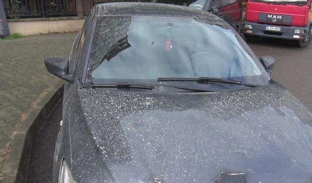 İstanbul’a çamur yağdı, araçlar çamurla kaplandı