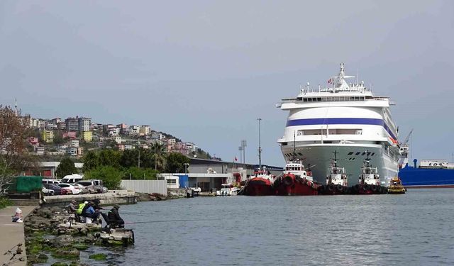 Rus turistler aylar sonra kruvaziyer ile Samsun’da