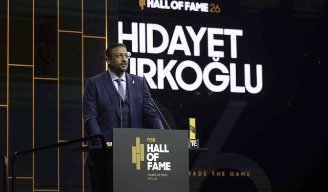 TBF Başkanı Hidayet Türkoğlu, FIBA Hall of Fame 2026 ödülünü aldı