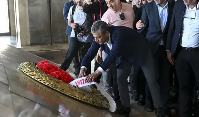 Anıtkabir’de çelenk krizi: Özgür Özel ile asker arasında gerginlik