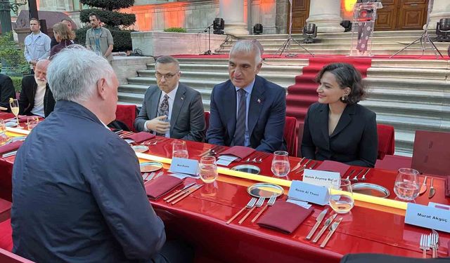 Bakan Ersoy: "İstanbul tarih boyunca yalnızca bir şehir değil, tasarımın, mimarinin ve zanaatın merkezi olmuştur"