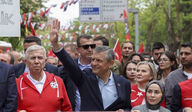 CHP Genel Başkanı Özel: "Gençler Cumhuriyet’e ve Cumhuriyet’in kazanımlarına sahip çıkmaya kararlı"
