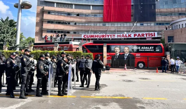 CHP Genel Merkezi önünde tahliye gerginliği