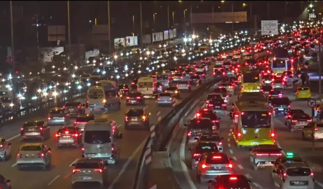İstanbul’da akşam saatlerinde trafik yüzde 78’e ulaştı