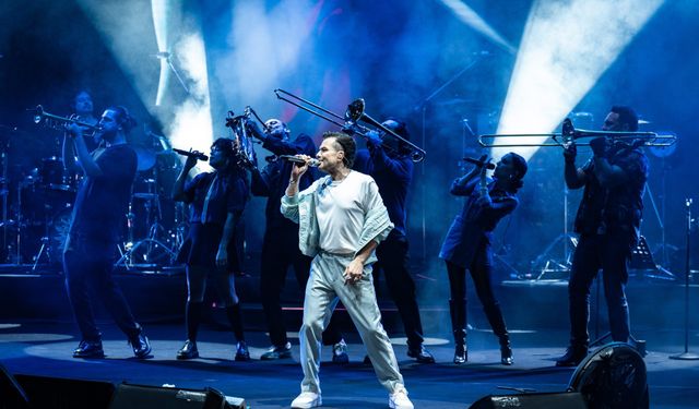 Kenan Doğulu’dan İzmir’de Unutulmaz Performans