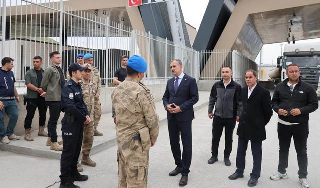 Modern görünüme kavuşan Gürbulak Sınır Kapısı’nda tır trafiği büyüdü, ticaret hacmi yükseldi