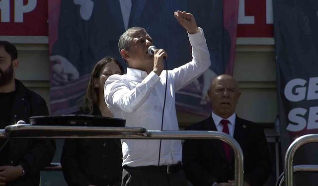 Özgür Özel: "Derhal kurultay yapılmalıdır, hangi delegeyle istiyorsanız derhal bir kurultay yapın"