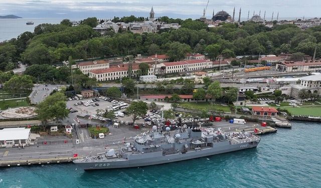 TCG Fatih-Fırkateyn Gemisi, Sarayburnu Limanı’nda ziyarete açıldı