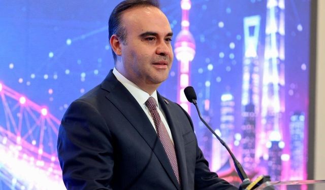Türk gençlerinden uluslararası bilim olimpiyatlarında büyük başarı: 4 altın, 8 gümüş ve 1 bronz madalya