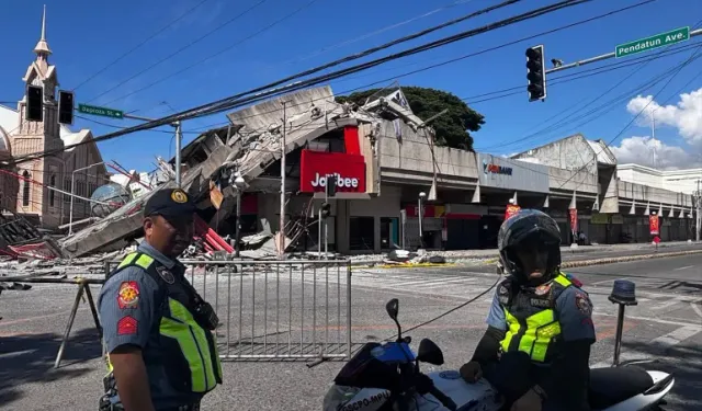 Filipinler’de 7.8 büyüklüğünde deprem meydana geldi, tsunami uyarısı yapıldı