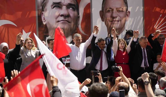 Özgür Özel Tekke’de konuştu