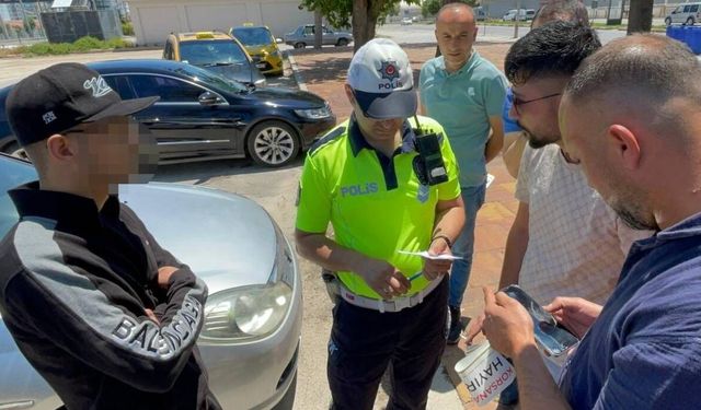 Taksiciler müşteri kılığına girdi, korsan taksiciyi yakalattı