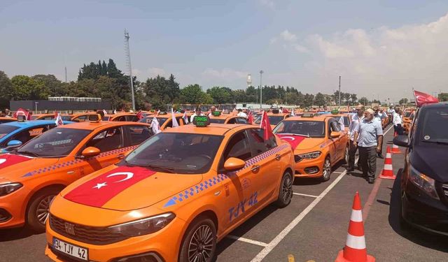 15 Temmuz darbe girişiminin 10. yılında taksi şoförlerinden anlamlı kortej
