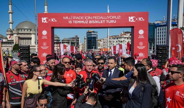 15 Temmuz şehitleri anısına dev kortej