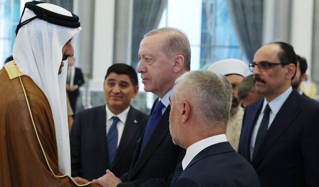 Cumhurbaşkanı Erdoğan, Katar Emiri Al Thani ile bir araya geldi