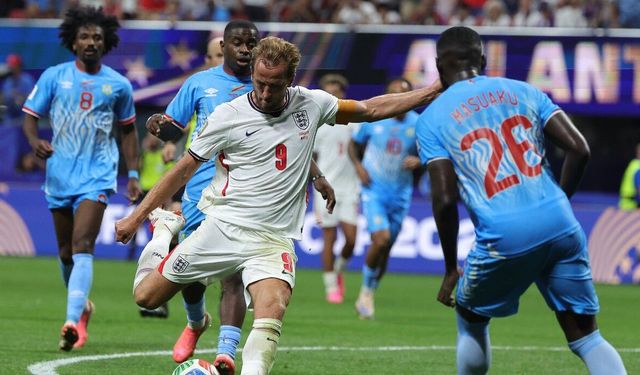 Harry Kane yıldızlaştı, İngiltere turladı