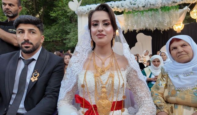 İki gece iki gün süren düğünde 35 koyun kesildi, 6 milyon lira takı takıldı