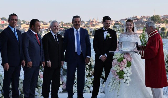 İsmail Yüksek, dünyaevine girdi